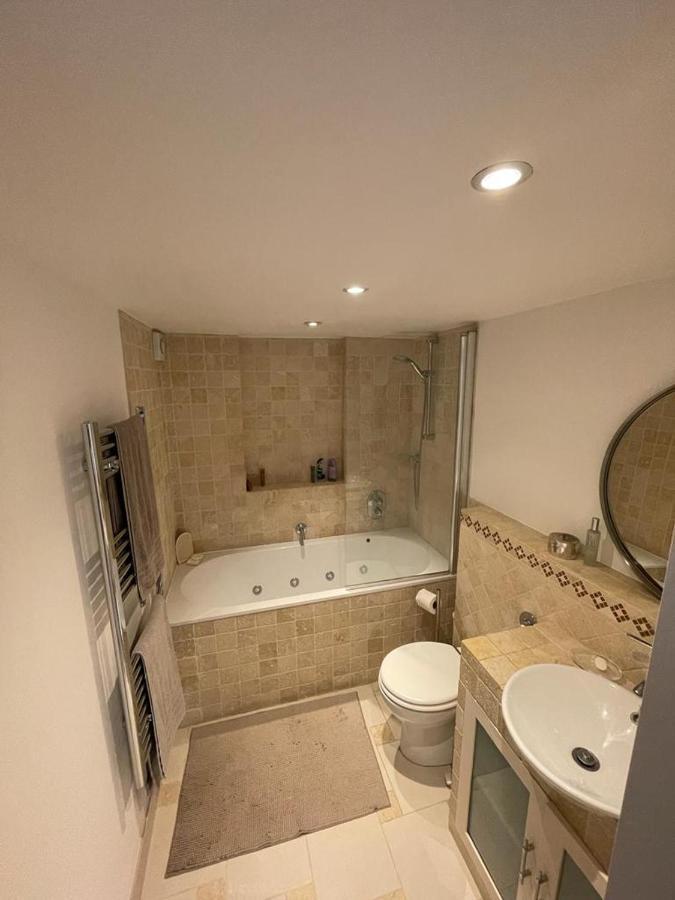 Spacious Holiday Home! London Exterior photo